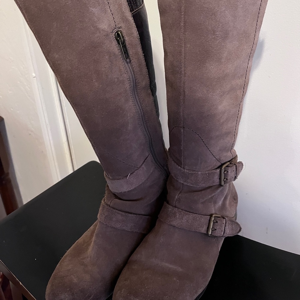 Ugg Leather and Suede Women's Brown Boots. Size 6.5
